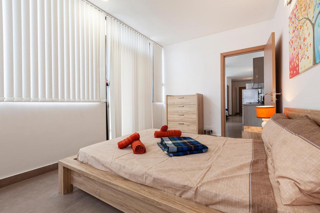 Ferienwohnung Perfect Seaview Penthouse St. Paul's Bay Exterior foto